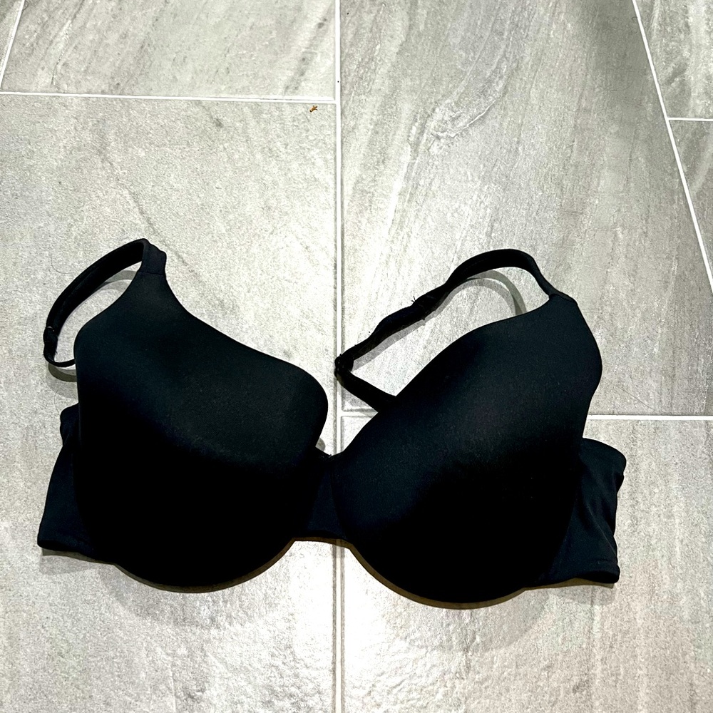 Black GUC True Embrace TShirt Bra